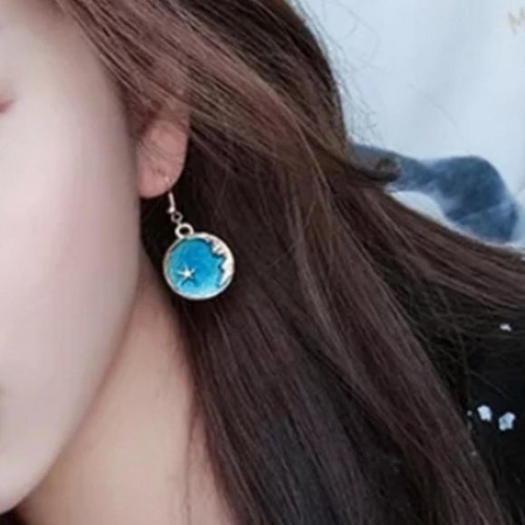 Clip On Earrings Star Moon Planet - Picture 2 of 6